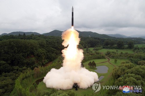 (LEAD) La Corée du Nord tire un missile balistique vers la mer de l'Est