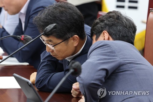 공익위원, 내년 최저임금 9천820∼1만150원 제시…최소 2.1% ↑