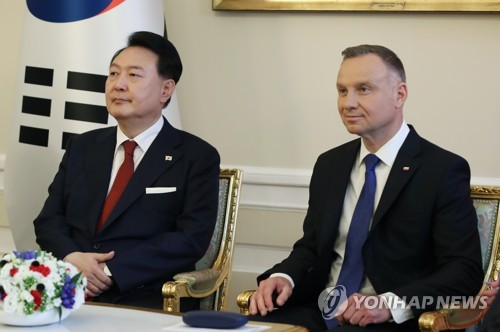 두다 대통령 "한국 무기 폴란드에서 생산 희망"