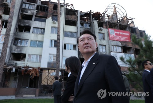 尹, 우크라 방문으로 '자유·연대' 재천명…재건 협력 의지도