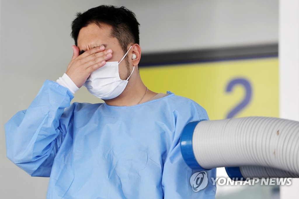 태풍 카눈 모레 동중국해까지 북상 뒤 정체…폭염 더 부추겨