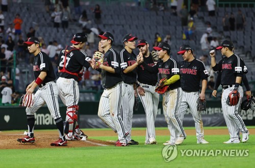 '독주 체제' LG, SSG에 이틀 연속 승리…kt, 2위 도약 마법(종합)