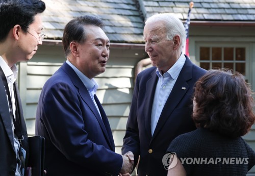 바이든, 尹에 "자상하면서도 엄한 아버지 둔 점은 우리 닮은 점"(종합)