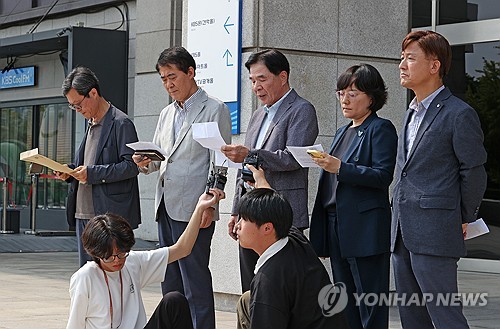 (LEAD) KBS board of directors votes to dismiss CEO Kim Eui-chul