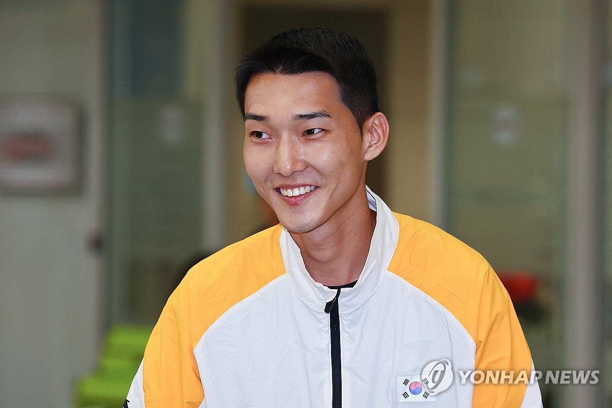 S. Korean high jumper Woo Sang-hyeok returns home