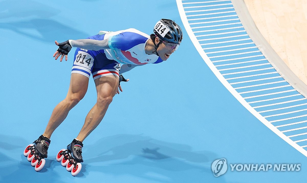 Roller skater wins gold 연합뉴스