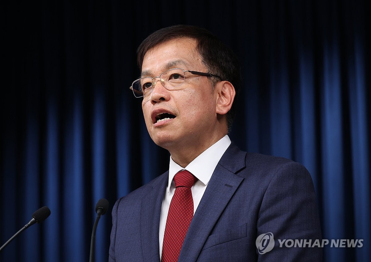 Choi Sang-mok, senior presidential secretary for economic affairs, speaks during a briefing at the presidential office in Seoul on Oct. 9, 2023. (Yonhap)