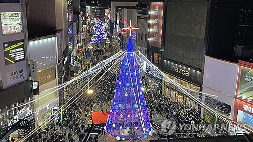 겨울밤 수놓는 빛…부산 광복로 트리축제 내달 5일 개막