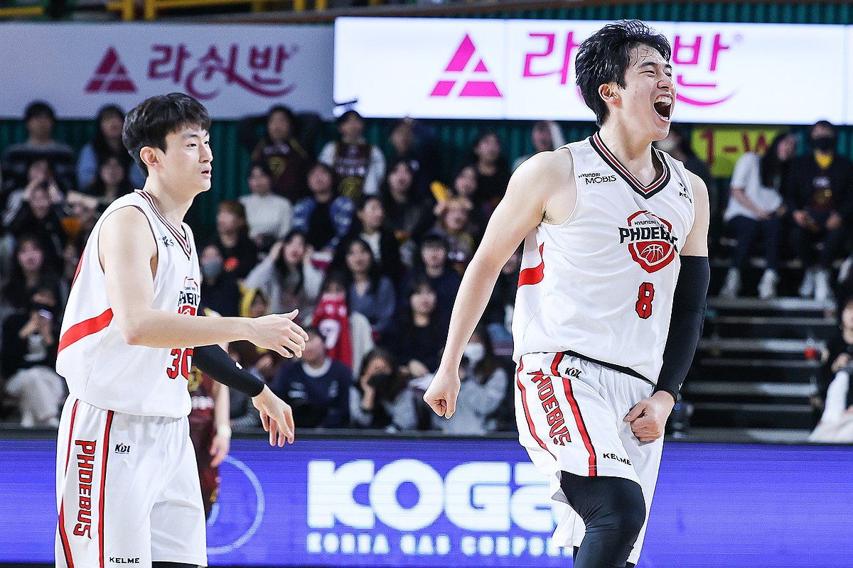 신인 박무빈 결승 3점포…현대모비스, 프로농구 첫 800승 달성