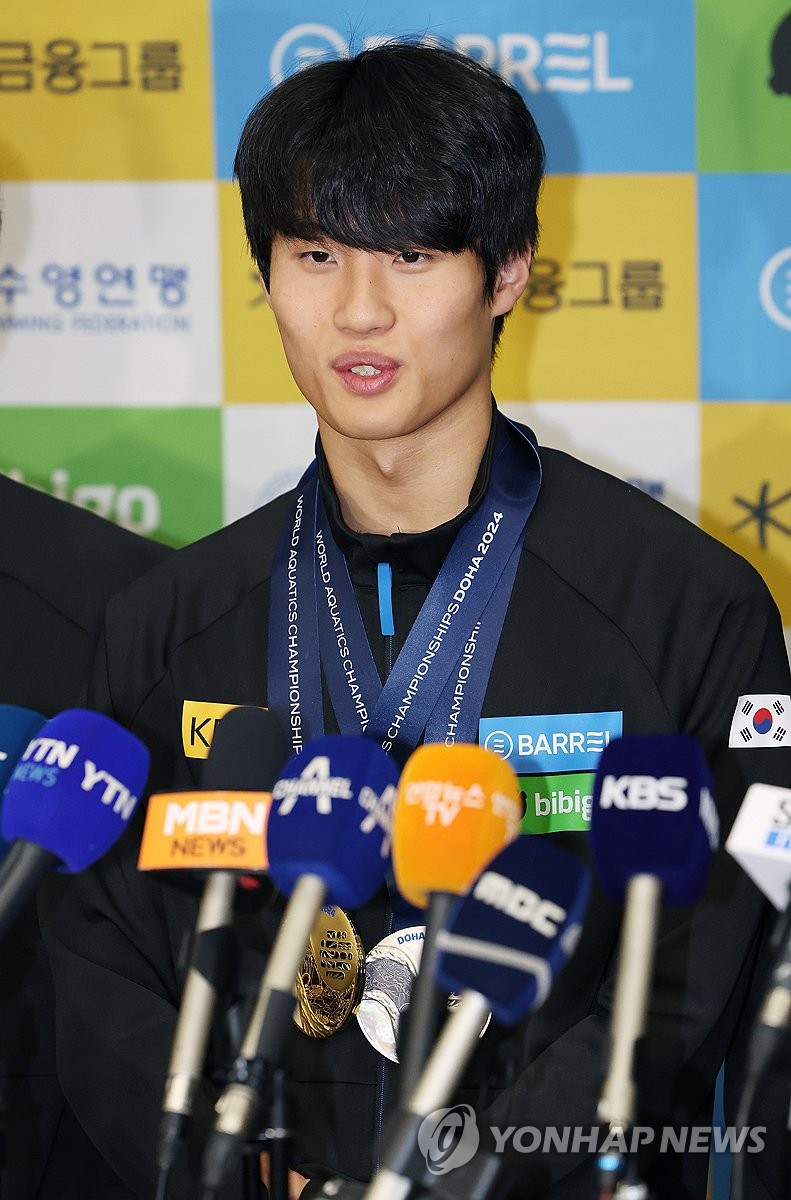 Swimming world champion Hwang Sun-woo eyes Olympic medals | Yonhap News ...