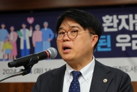 의협 회장, 의사에 유죄 내린 판사 공개 저격…"제정신이냐"