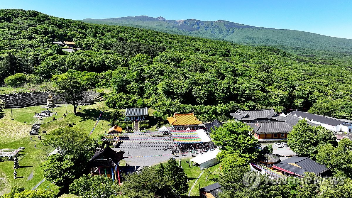 제주시 관음사(이미지 URL을 넣으세요)