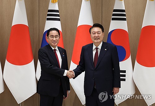韓日首脳会談　国交正常化６０年で「歴史的な転機つくろう」