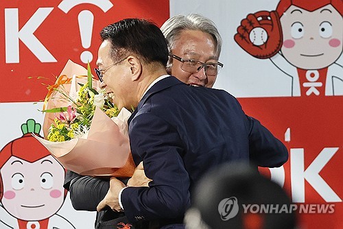 2천196일 만에 승리한 김경문 감독 "선수들이 거둔 승리"