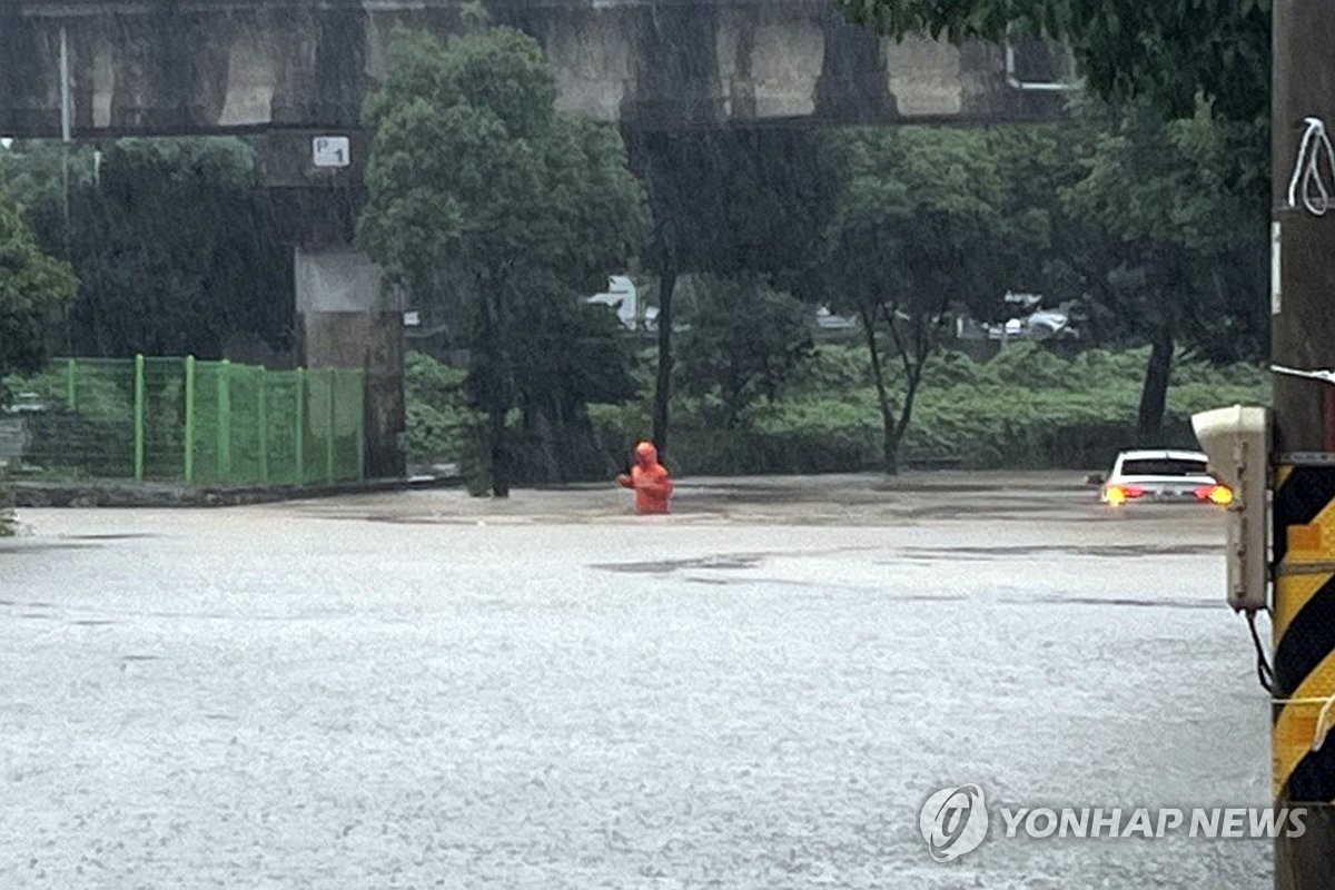 韓国南西部に大雨警報