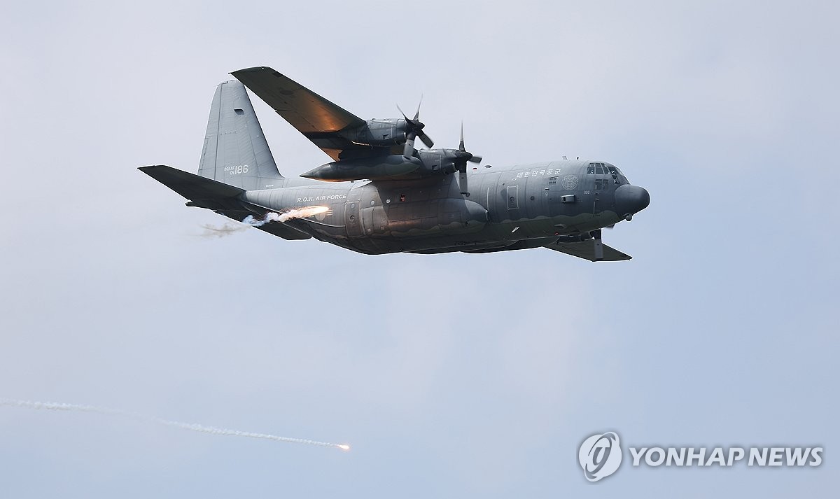 공군 수송기, 일본 방공식별구역 침범…日 전투기 출격(…