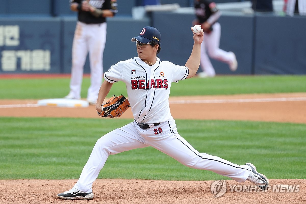 두산 왼팔 투수 이병헌, 두 달 만에 1군 복귀…고효준 말소
