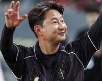 전 축구 국가대표 이천수 사기 혐의로 피소…경찰 조사