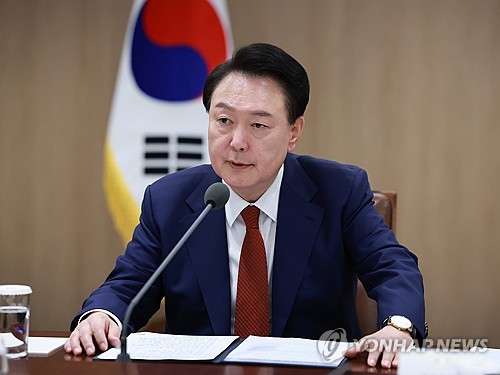 尹 "임기 후반기, 소득·교육 양극화 타개 위한 전향적 노력"