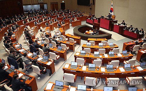 여야, 강대강 예산대치…"감액안 철회 먼저" "증액안 가져와야"