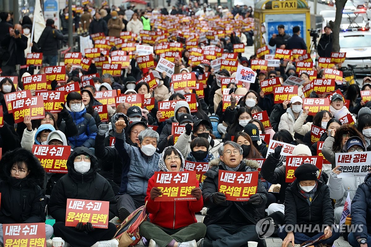 대통령 사과에도 들끓는 민심