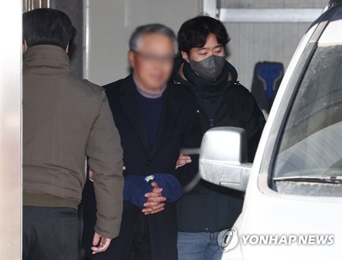 서부지법 난동 '특임전도사' 2심도 징역 3년 6개월…항의 소란