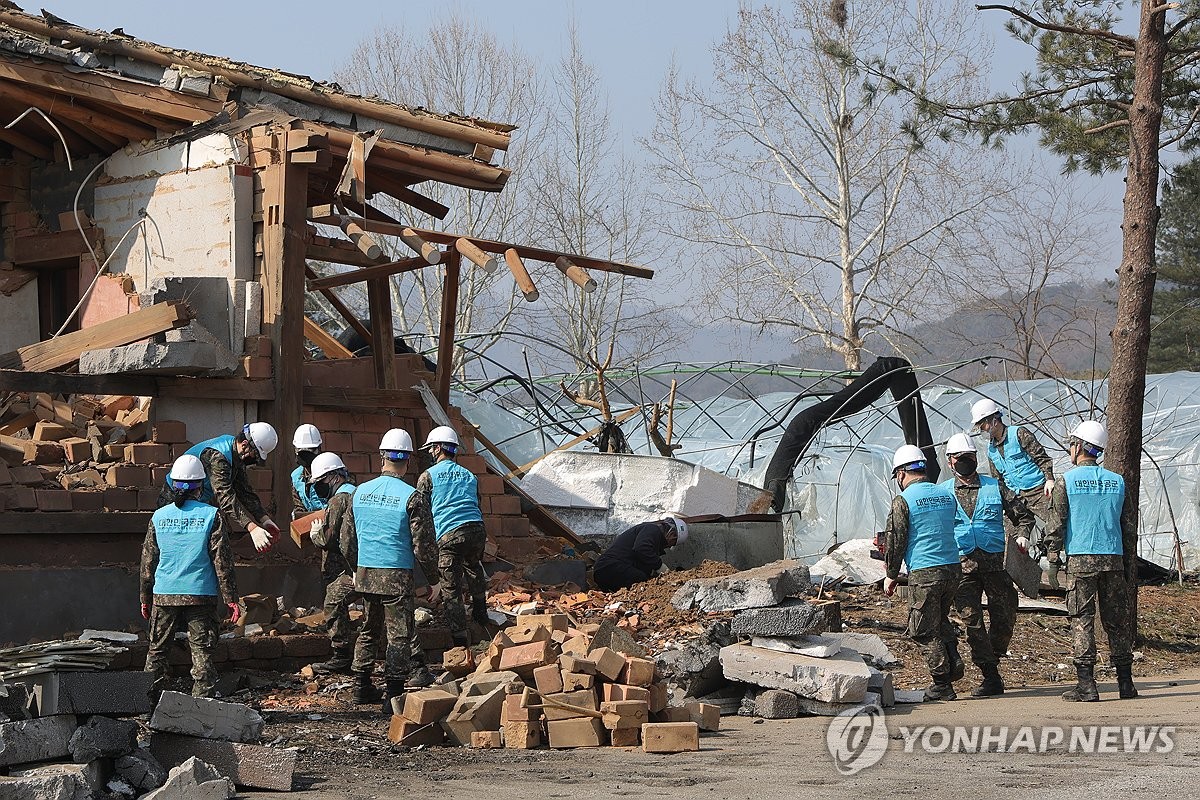 오폭사고 현장 지원 나선 공군