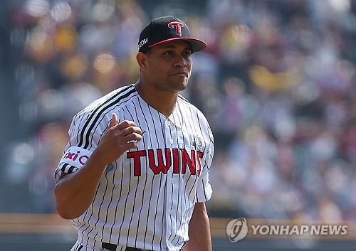 프로야구 LG, 11경기 만에 10승 고지…치리노스는 7이닝 1실점