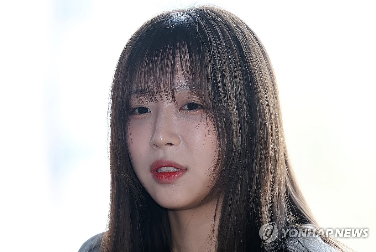 검찰, 쯔양 협박해 2억 뜯어낸 여성 2명 기소