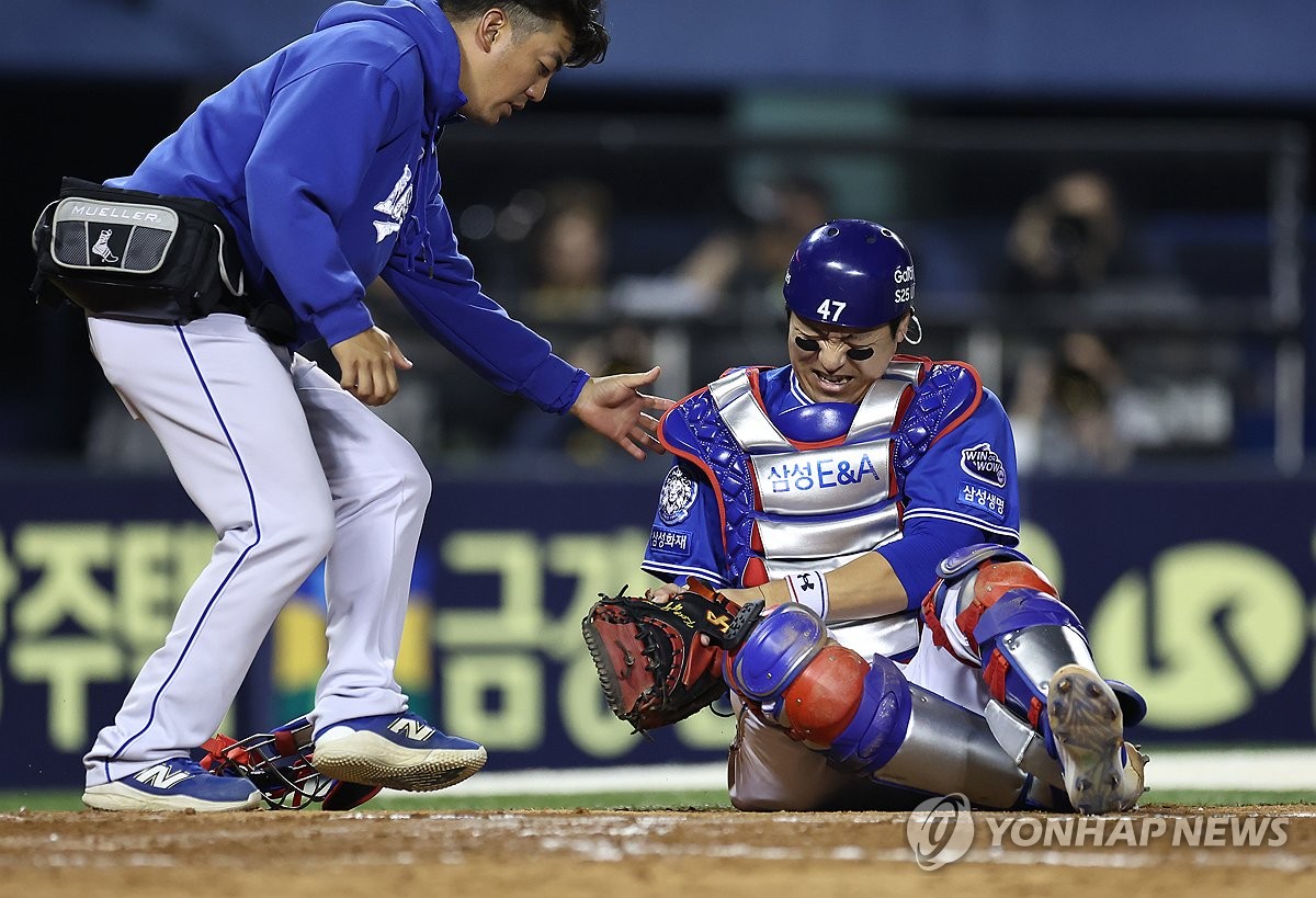 삼성 포수 강민호, 이례적으로 1루심과 언쟁한 이유는