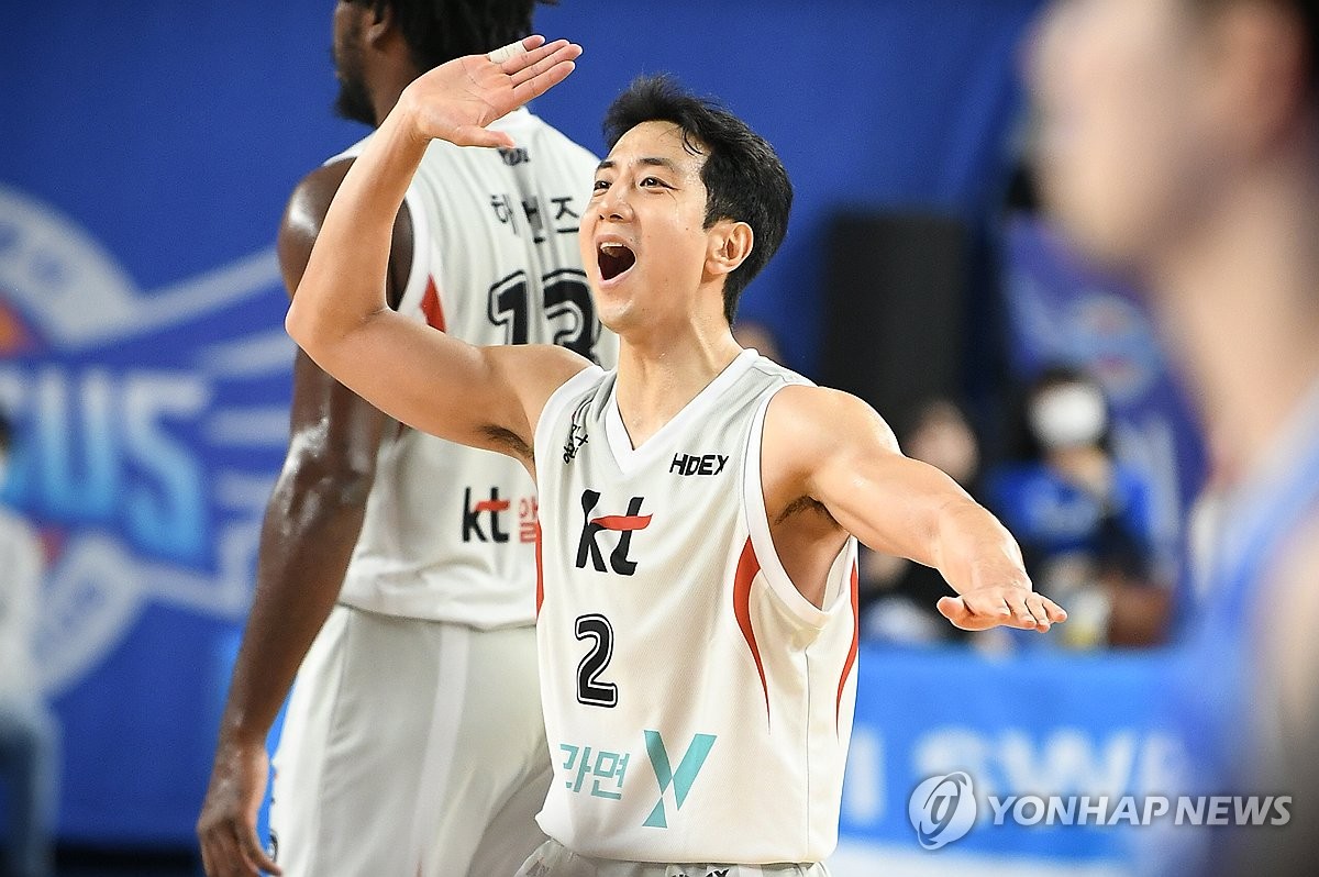 허훈 '하이파이브!'
