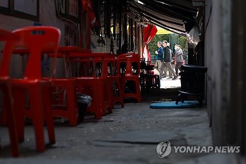 IMF, 올해 한국성장 전망 1.0→0.8% …내년은 0.4%p↑