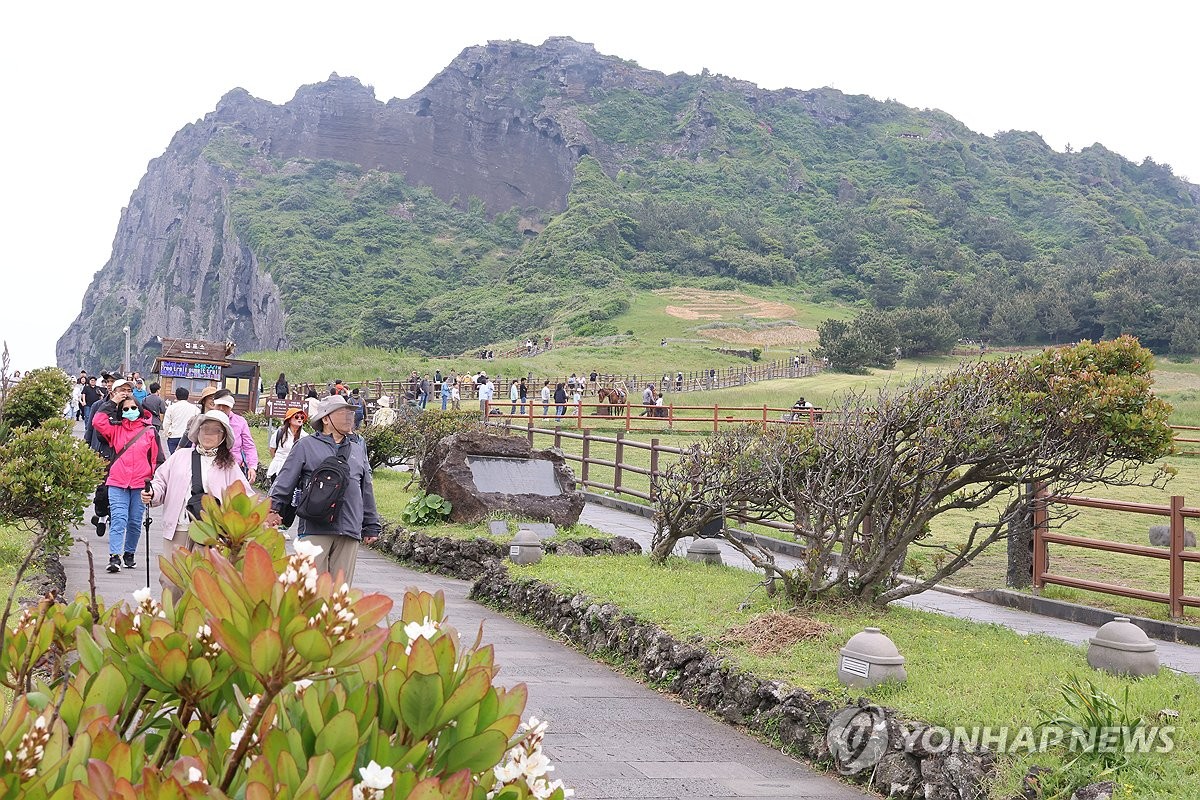 제주도 지원받은 '폭싹 속았수다' 촬영지 해외서 인기 급부상