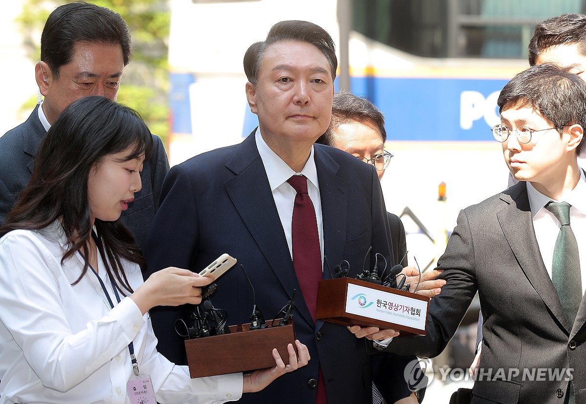 3차 공판 후 윤석열 공개 출석 장면