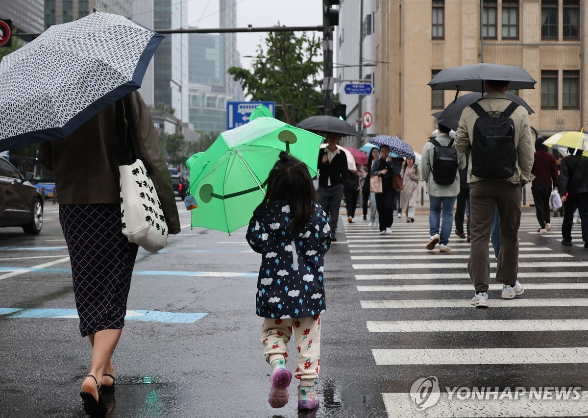 전국 흐리고 비…낮 최고기온 20∼26도
