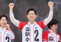 김문수, 尹탈당에 이재명 추격전 총력…지지층 재결집 도모