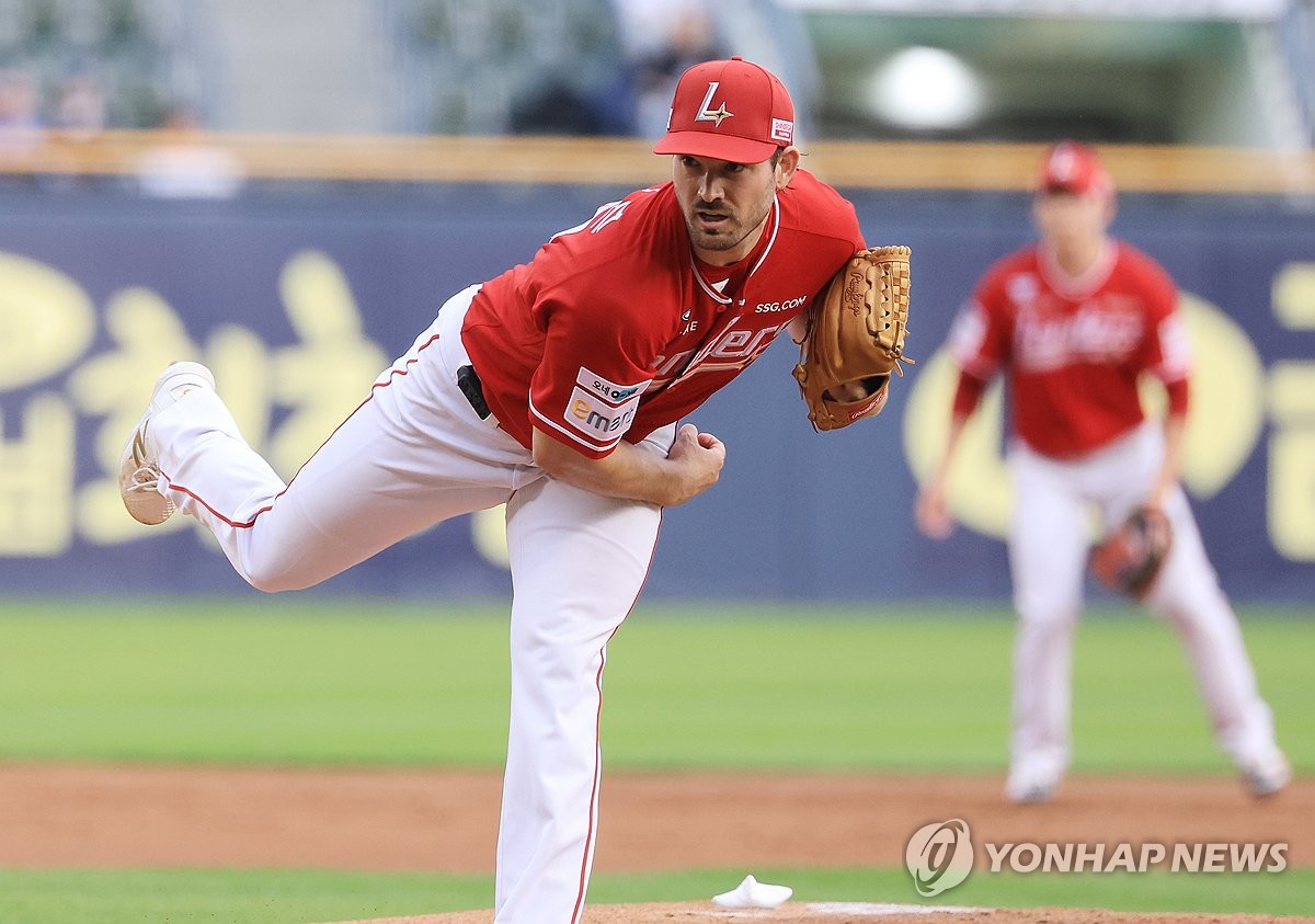 '킥 체인지업' 장착한 SSG 앤더슨, 한화 폰세와 최고 투수 경쟁