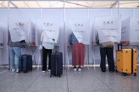 첫날 사전투표율, 오전 9시 현재 3.55%…동시간대 역대 최고치
