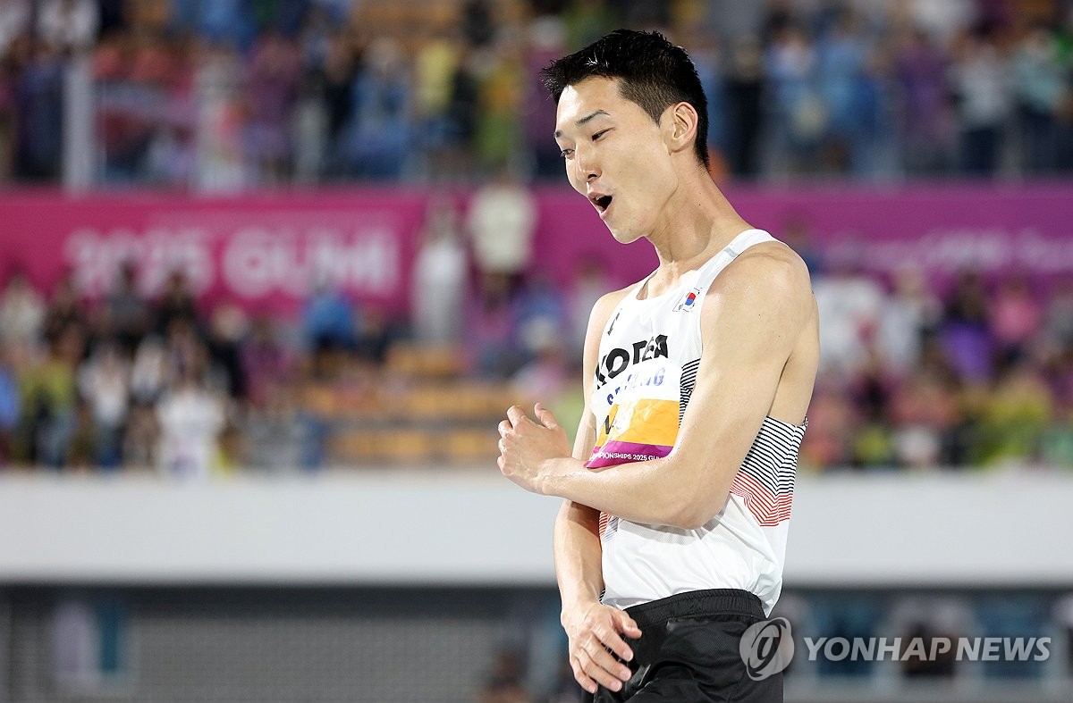 아시아 제패한 우상혁, 다시 세계로…올림픽 챔피언 커와 경쟁