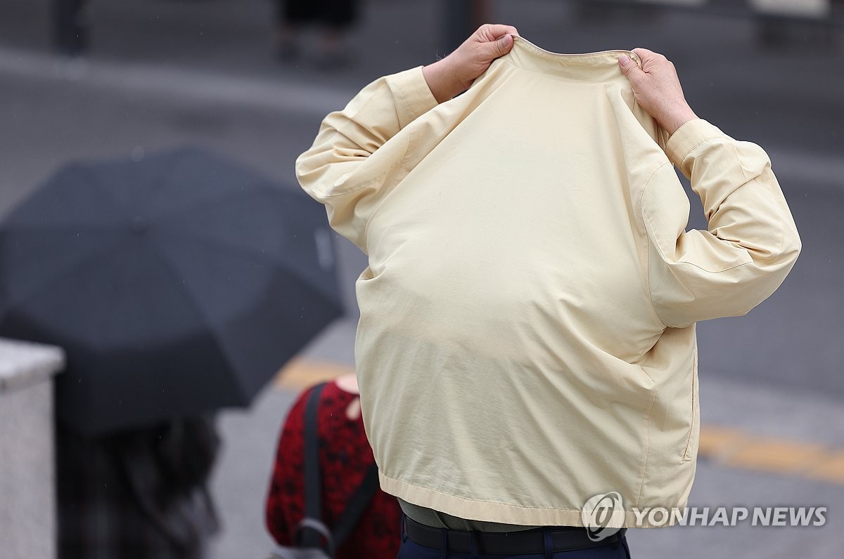 [날씨] 제주·남해안에 많은 비…오후부터 대부분 그쳐