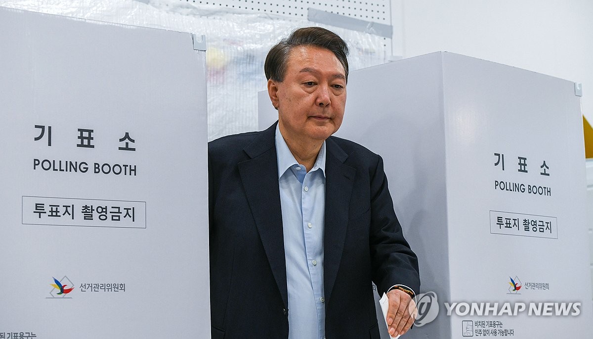 대선 투표하는 윤석열 전 대통령