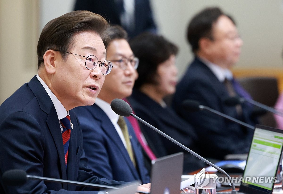 李대통령 월드컵 본선 진출 축하…국민께 큰 위로 되길