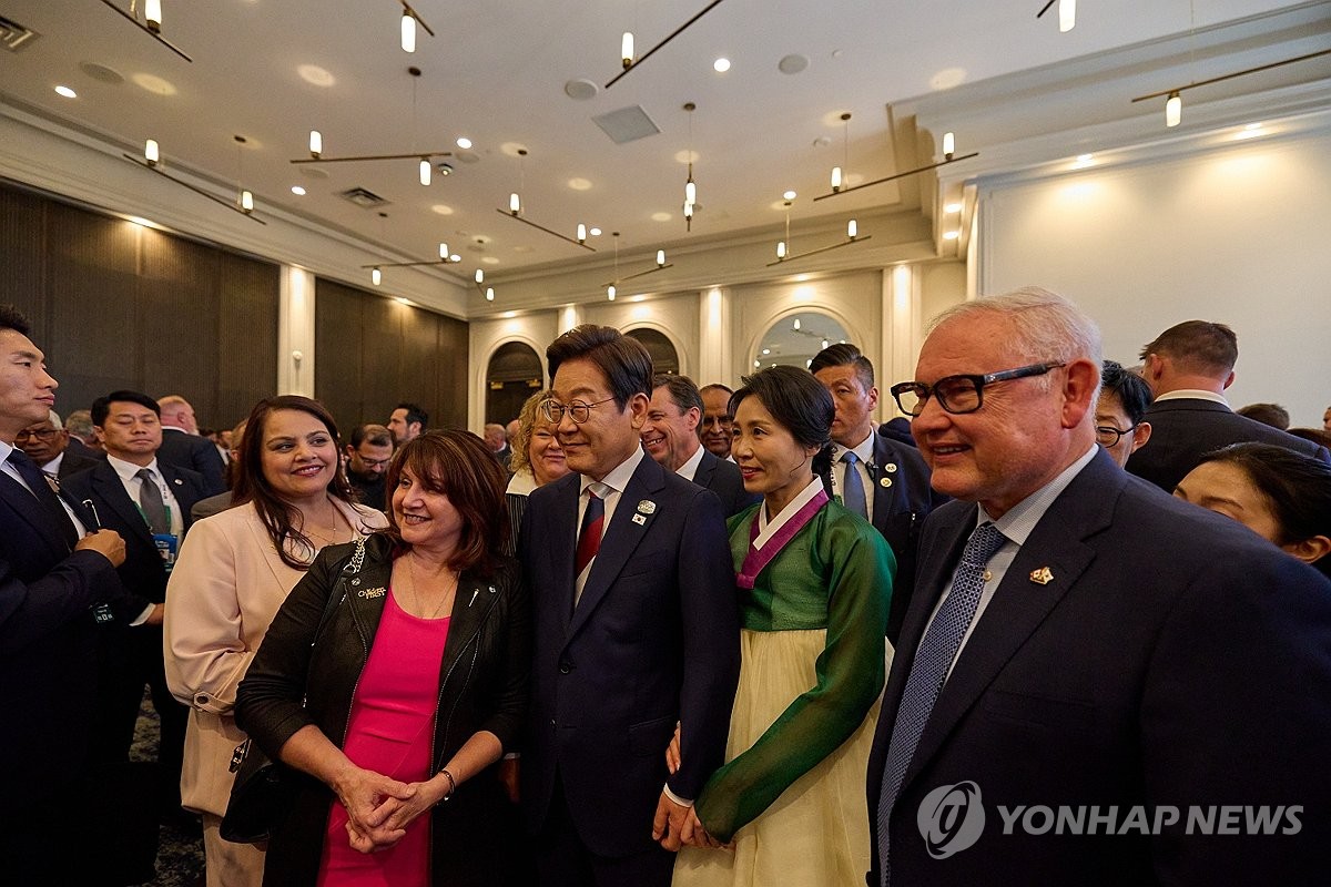 이재명 대통령 부부, G7 리셉션 참석