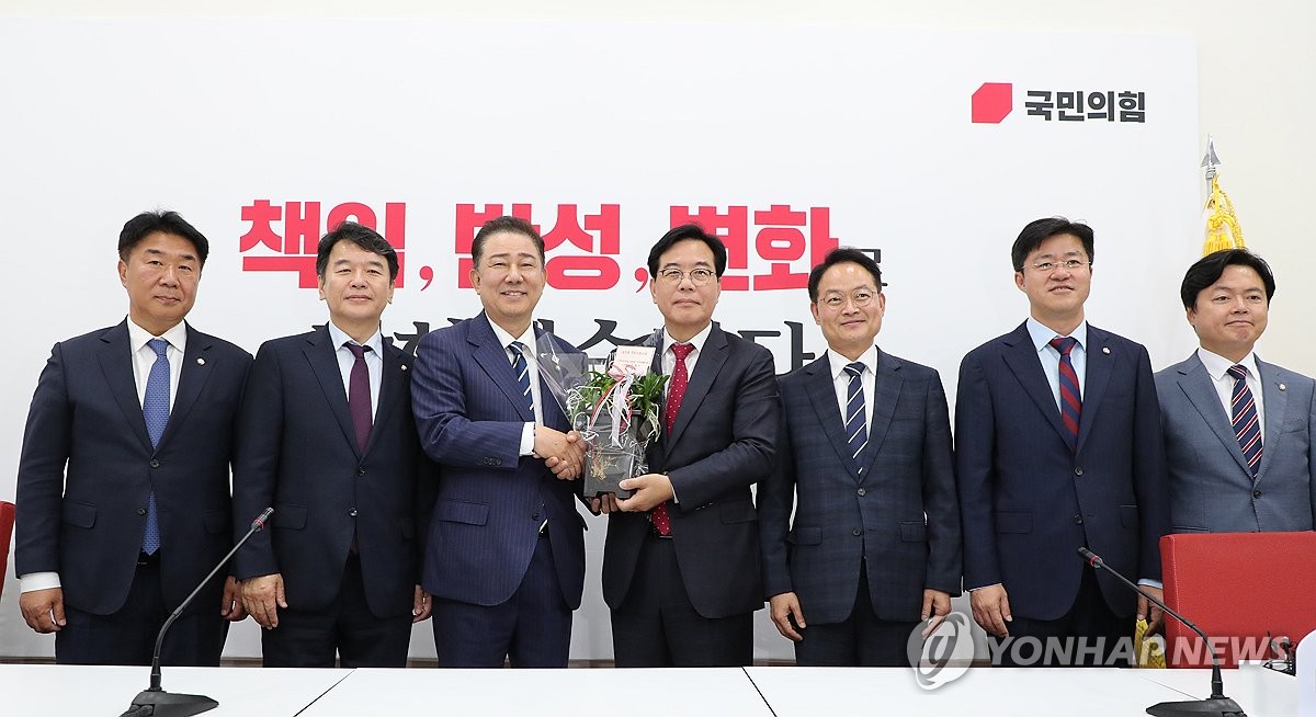 여야, 법사위원장·본회의 일정 평행선…23일 논의 이어가기로