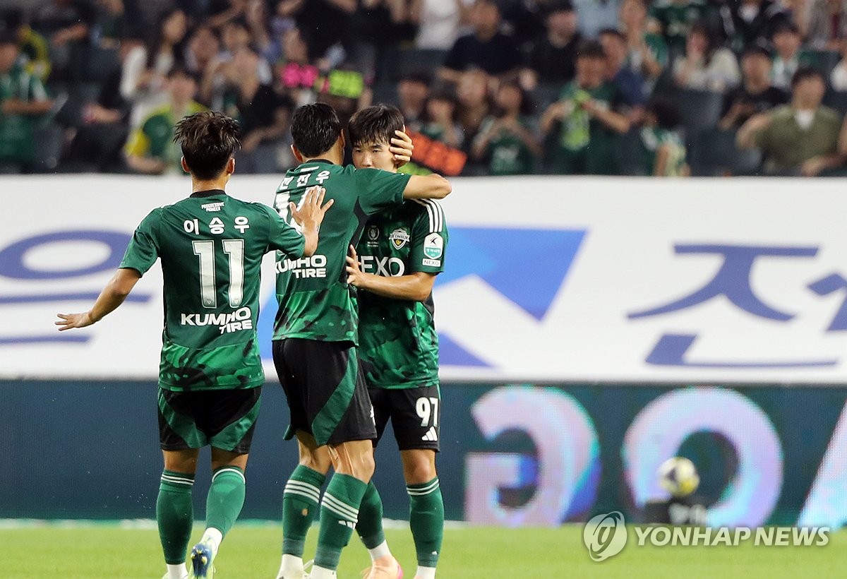 종착역 앞둔 K리그1 정규라운드…전북, 4년 만의 우승 축포 쏠까