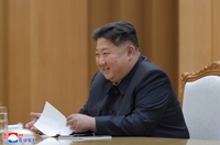 김정은, 쇼이구 러 국가안보회의 서기 접견