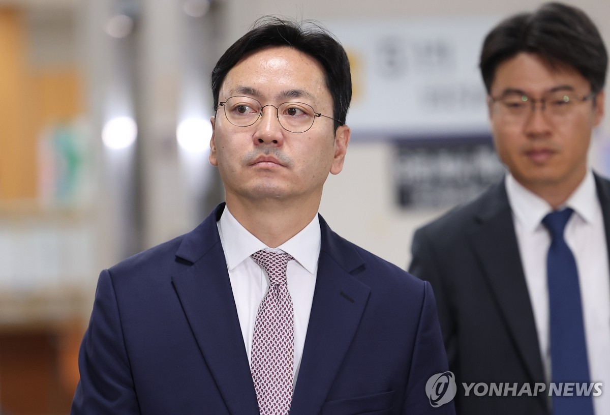 내란재판 신경전…특검 "휴정기 신속진행" 요청에 김용현 반발 관련 이미지2
