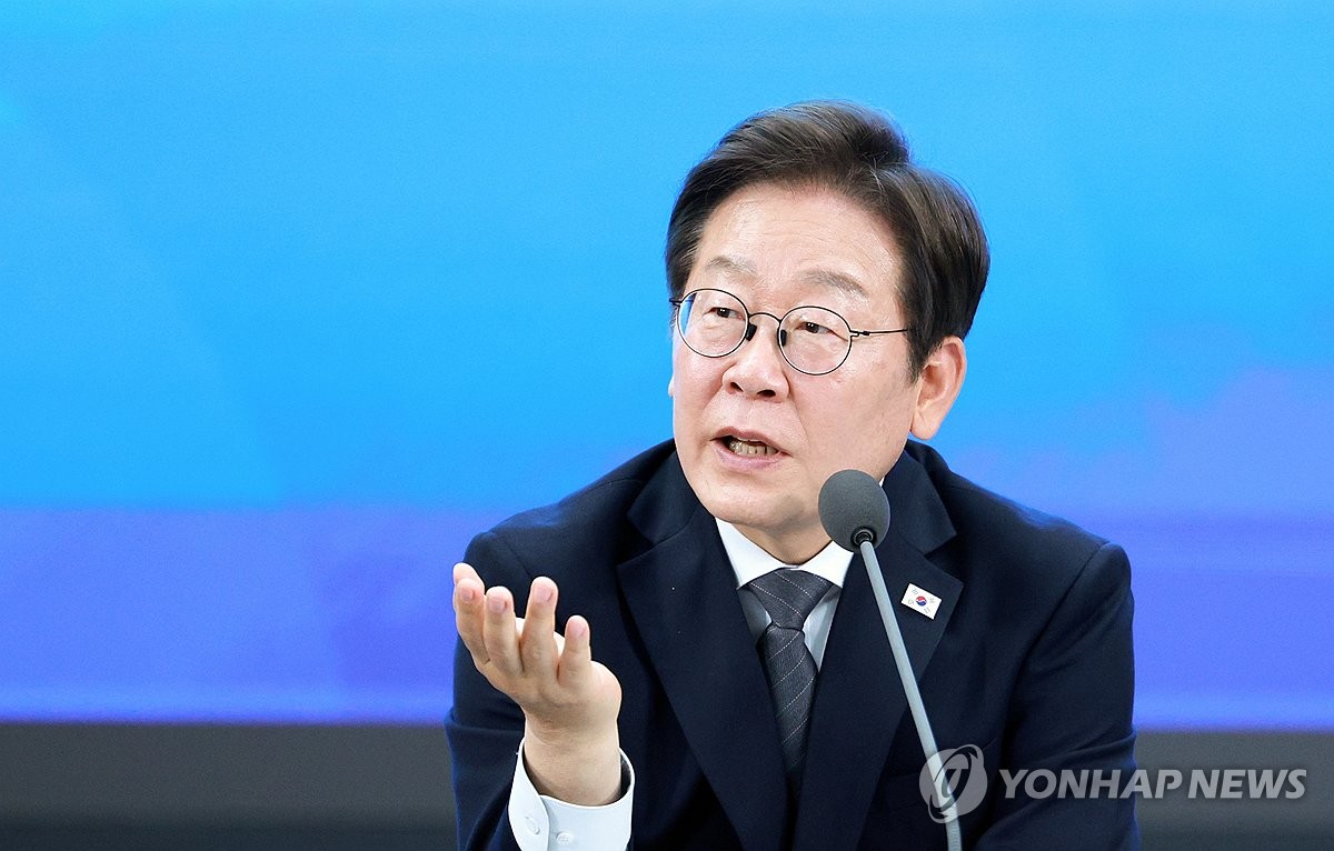 [1보] 법원, 李대통령 '법카 유용 의혹' 재판도 연…