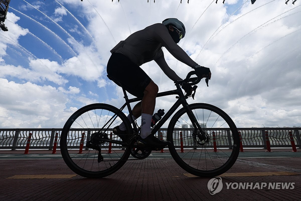 부산·울산·경남 가끔 구름 많음…낮 최고 31∼37도