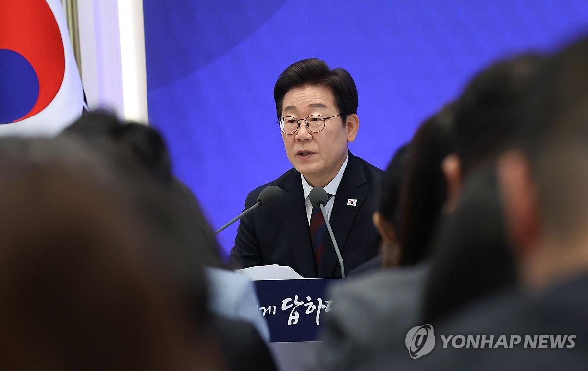[속보] 李대통령, 대북정책 관련 "대화 전면단절은 바…